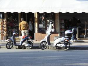 Xtrallusion photo library of independent, self-guided walking and sightseeing holidays in Italy. Pictures, images, photos and photographs taken along the way of this 1-day walking itinerary, to give you a visual impression of the day's walk.